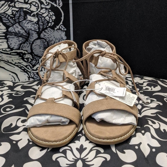 NWT Faux Suede Gladiator Sandals - Picture 3 of 3